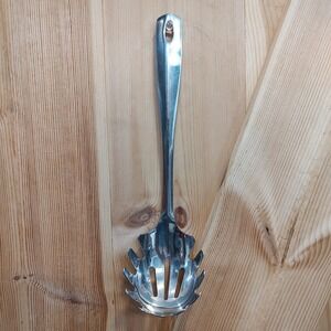 Oneida Stainless Steel Silver Pasta Serving Spoon 11" Slotted Cook Kitchen Chef